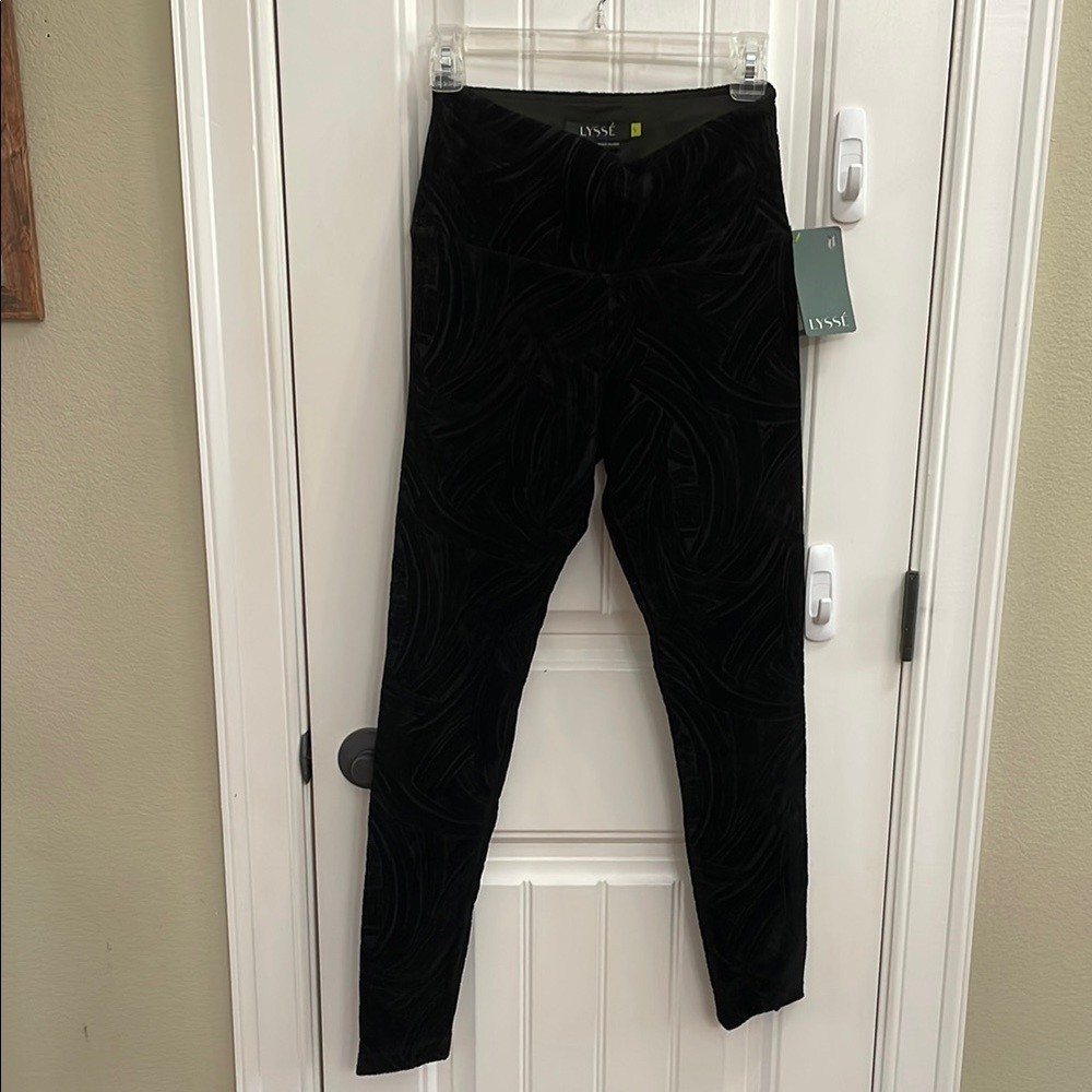 🖤LYSSE Black Velour Pants.  S